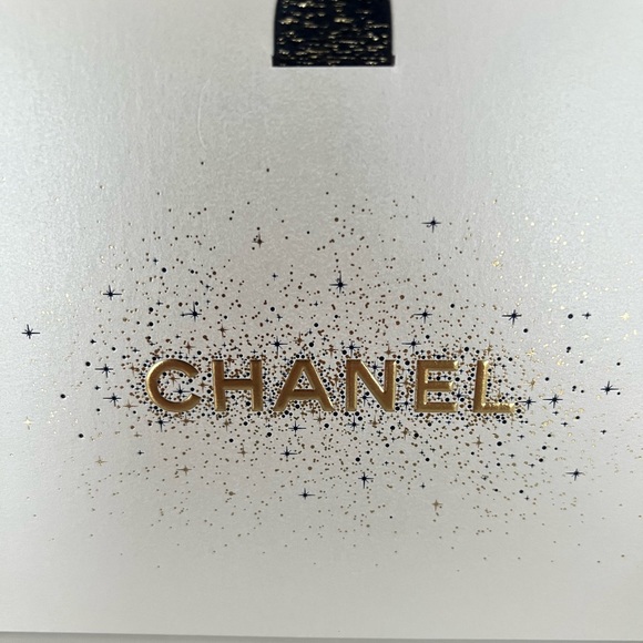 CHANEL BEAUTY LIMITED EDITION ENVELOPE GIFT BAG⭐️ - Picture 7 of 7